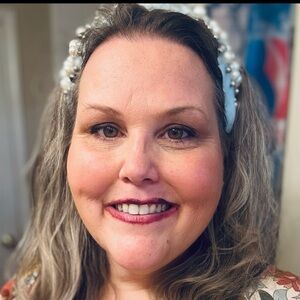 Meet your Posher, Amy.